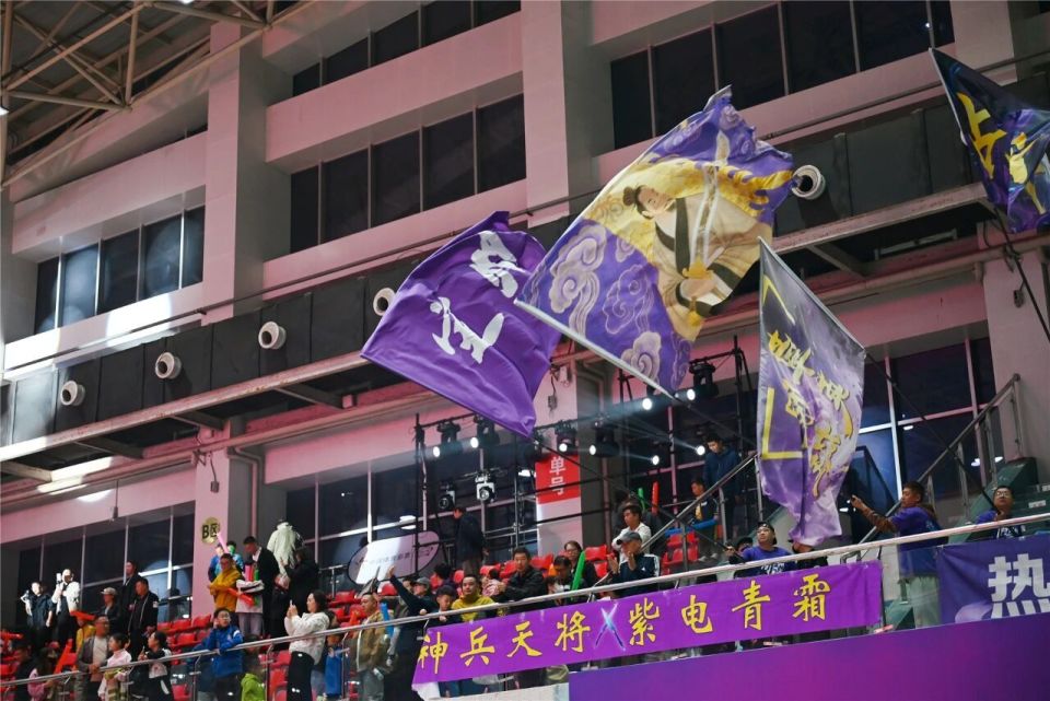 里拉开帷幕, 加油声早早, Hg 里拉开帷幕, 加油声早早, Hg