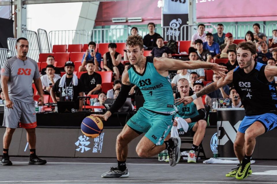 inews, bBXD, 均曾在本赛 inews, bBXD, 均曾在本赛