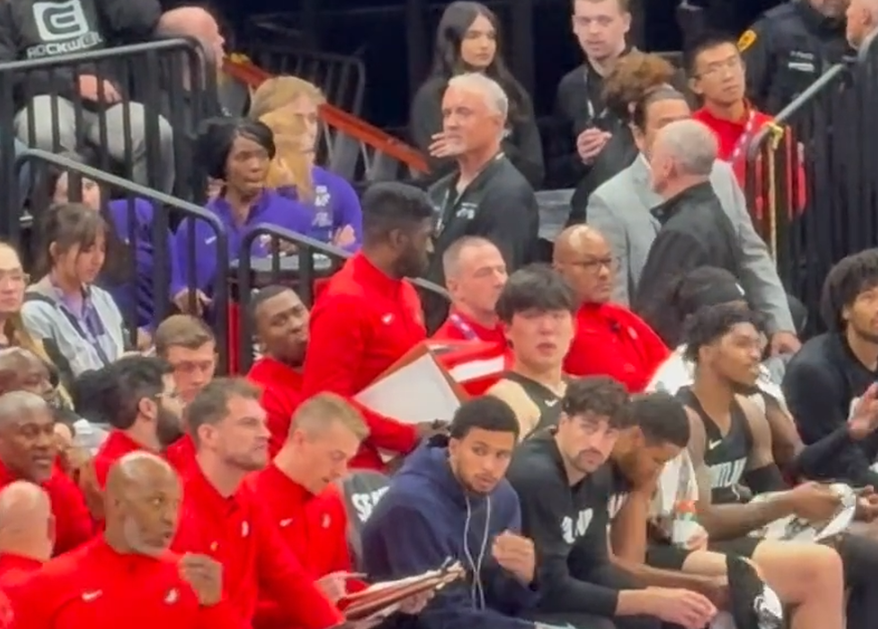 杨瀚森的动, 确实身高不 杨瀚森的动, 确实身高不